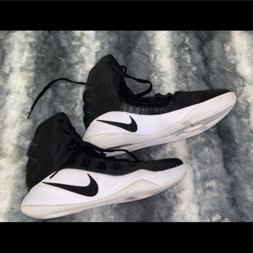 Nike hyperdunk zoom women’s